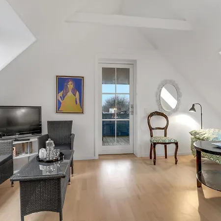 Apartment Lovely In Nexo With Wifi